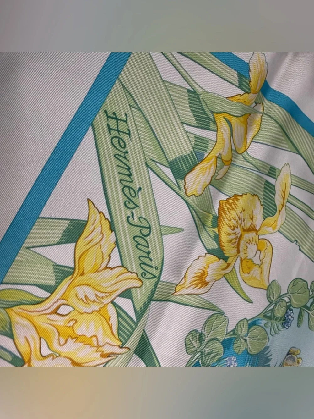 Authentic Hermes Silk Scarf Birds Water Fish White Blue Yellow Au Bord De L’eau - Picture 6 of 12